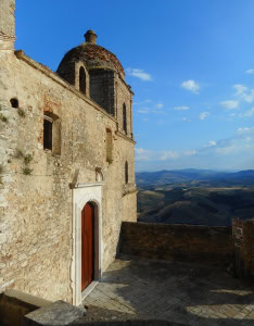 abandoned craco church