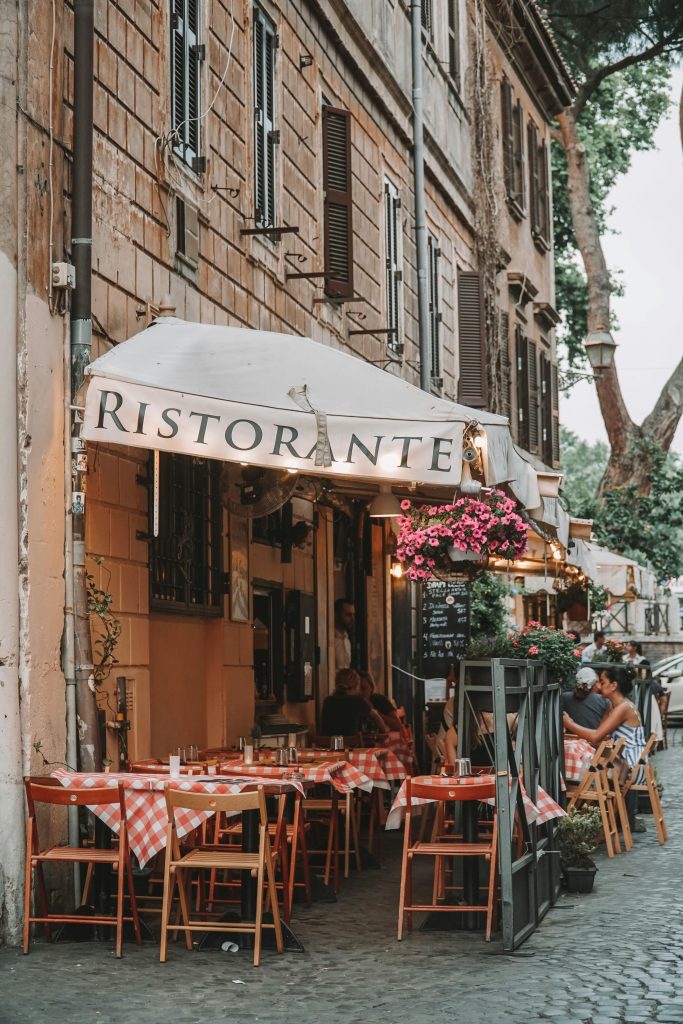 Entrée d'un restaurant italien traditionnel